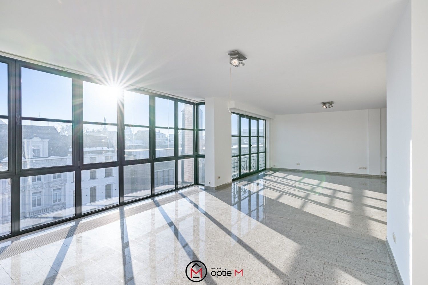 Ruim energiezuinig appartement met uitzicht op Hasselt foto 7