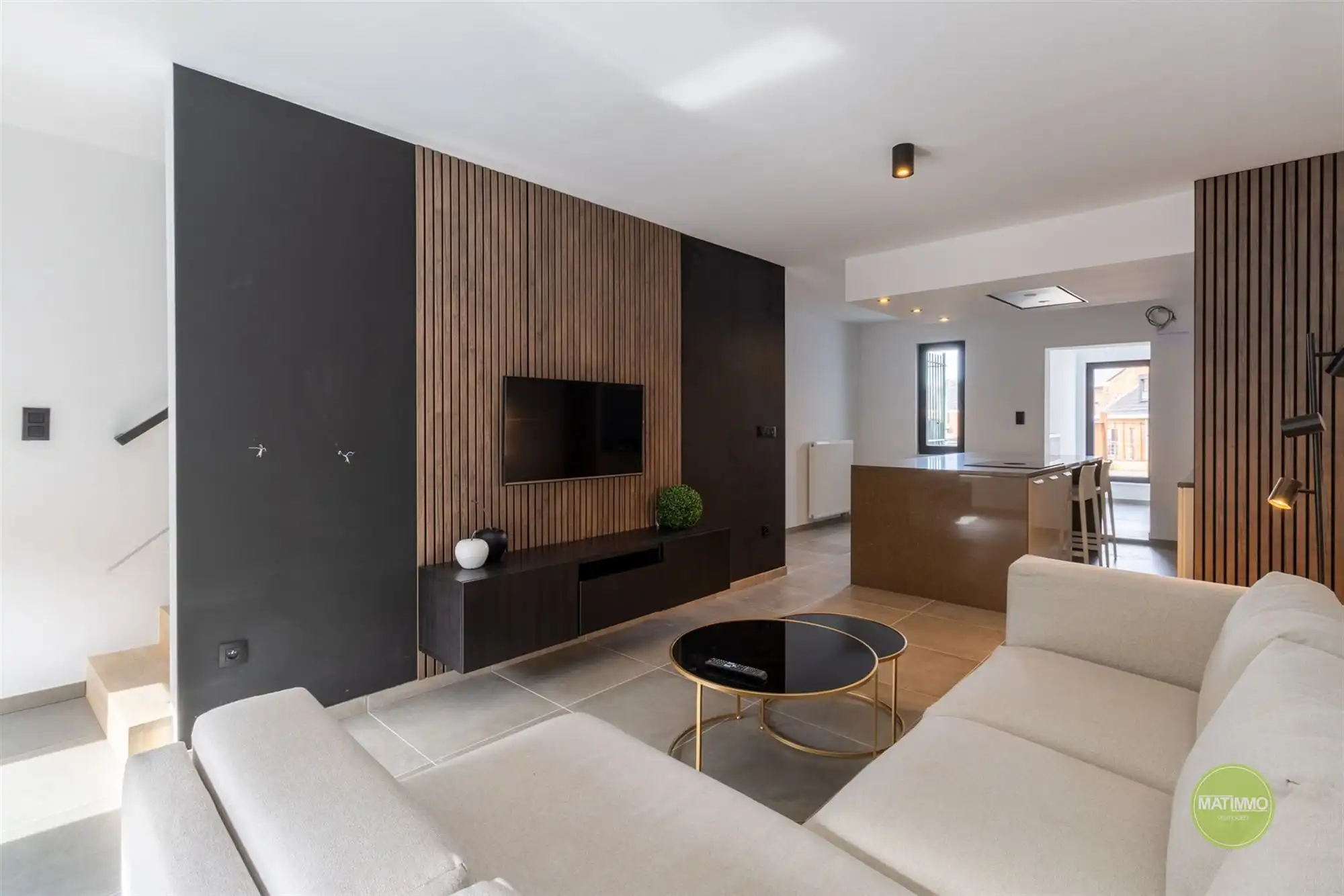 Modern gerenoveerd duplex appartement met terras in Meerhout foto 2