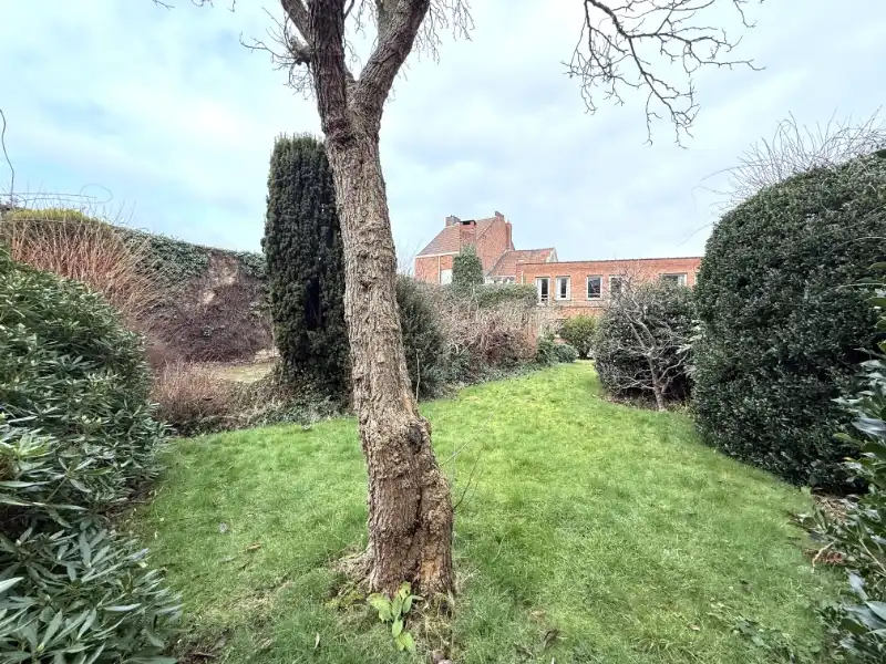 Zeer ruime karaktervolle voormalige dokterswoning met prachtige tuin in het centrum foto 26