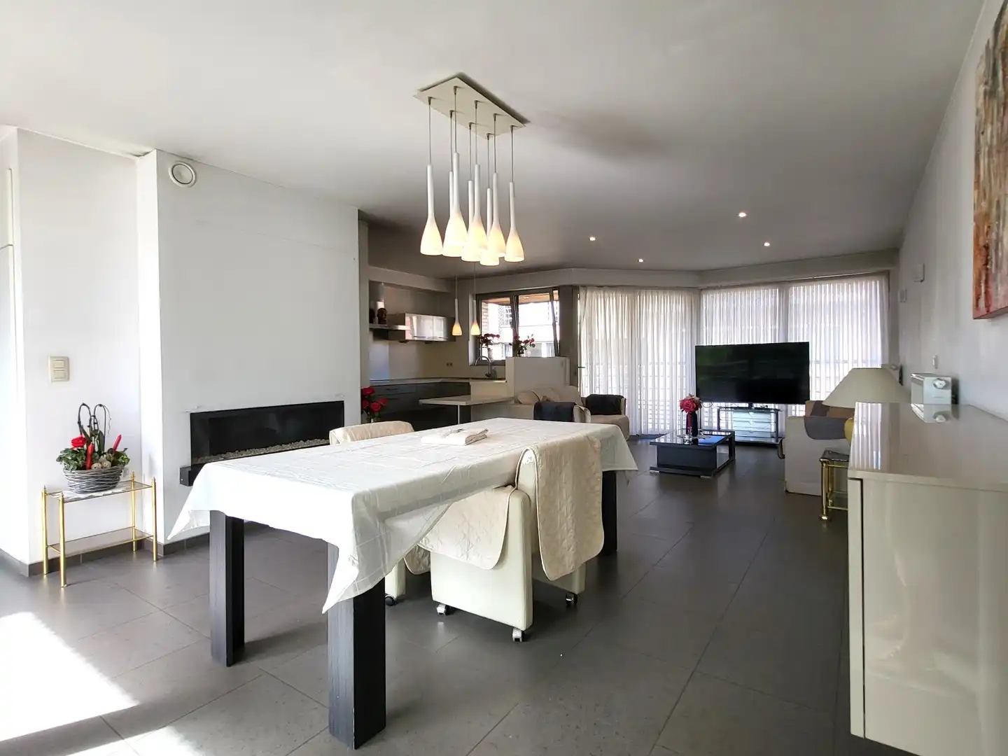 Prachtig energiezuinig 2-slaapkamerappartement met 2 zonnige terrassen en lift in hartje Geraardsbergen. foto 4