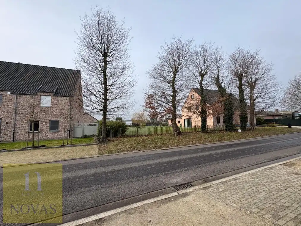 Knappe bouwgrond op mooie locatie, 18m straatbreedte en 612m² oppervlakte foto 8