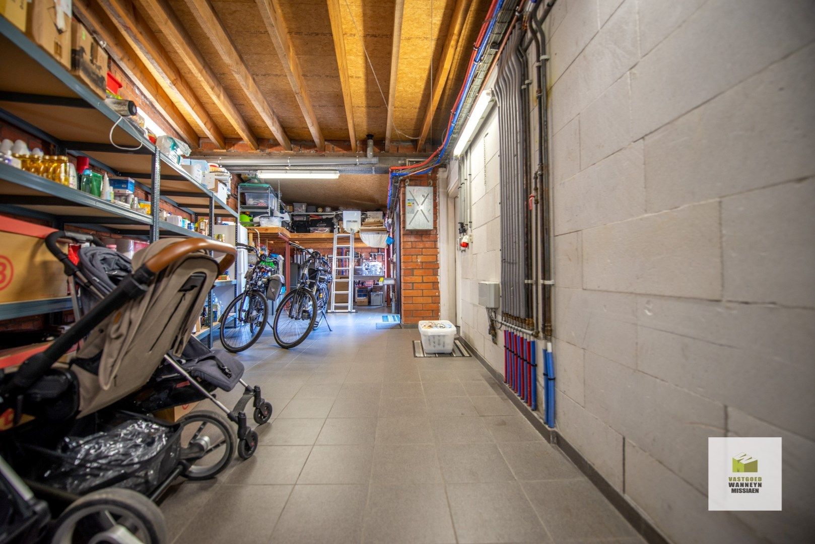 Ruime gezinswoning met tuin, 3 slaapkamers en een grote garage  foto 13