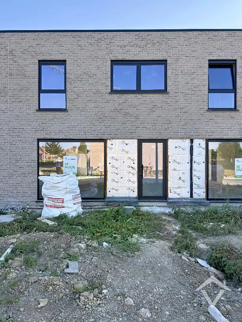 Woning met 3 slaapkamers te Proven  foto 2