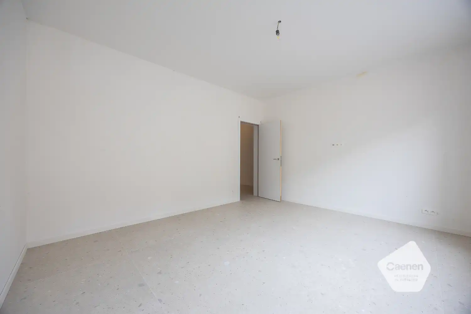 Gerenoveerd appartement te Mariakerke foto 14