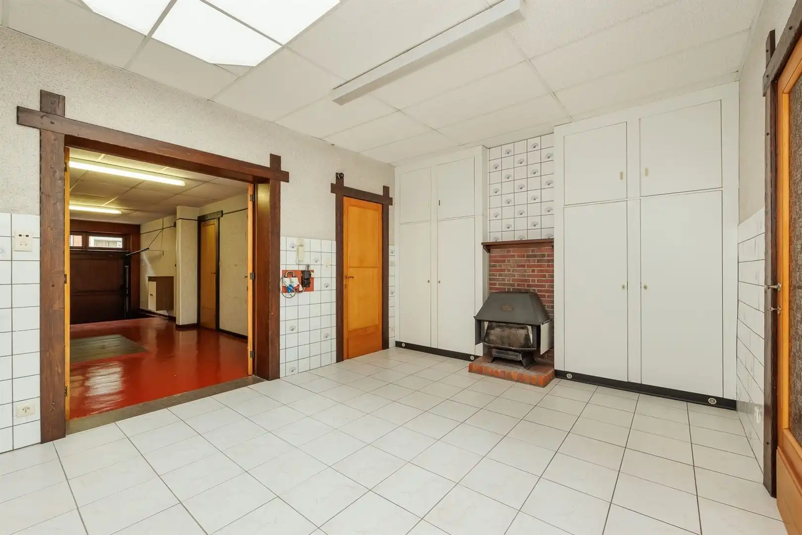 Royale 3-slaapkamerwoning met garage, werkplaats en tuin foto 2