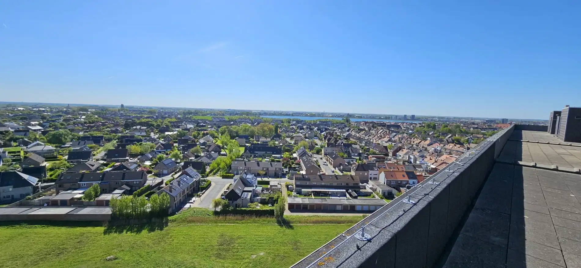 Appartement met 2 slaapkamers en prachtig zeezicht in Bredene foto 2