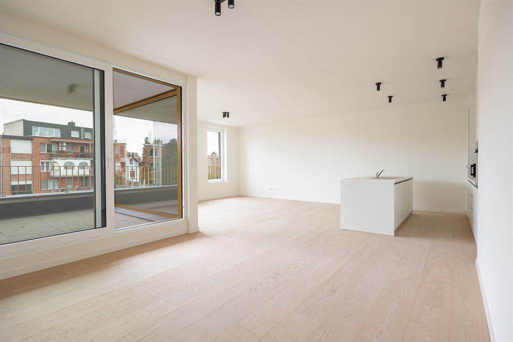 Ruim 3-slaapkamer appartement met luxe afwerking foto 2