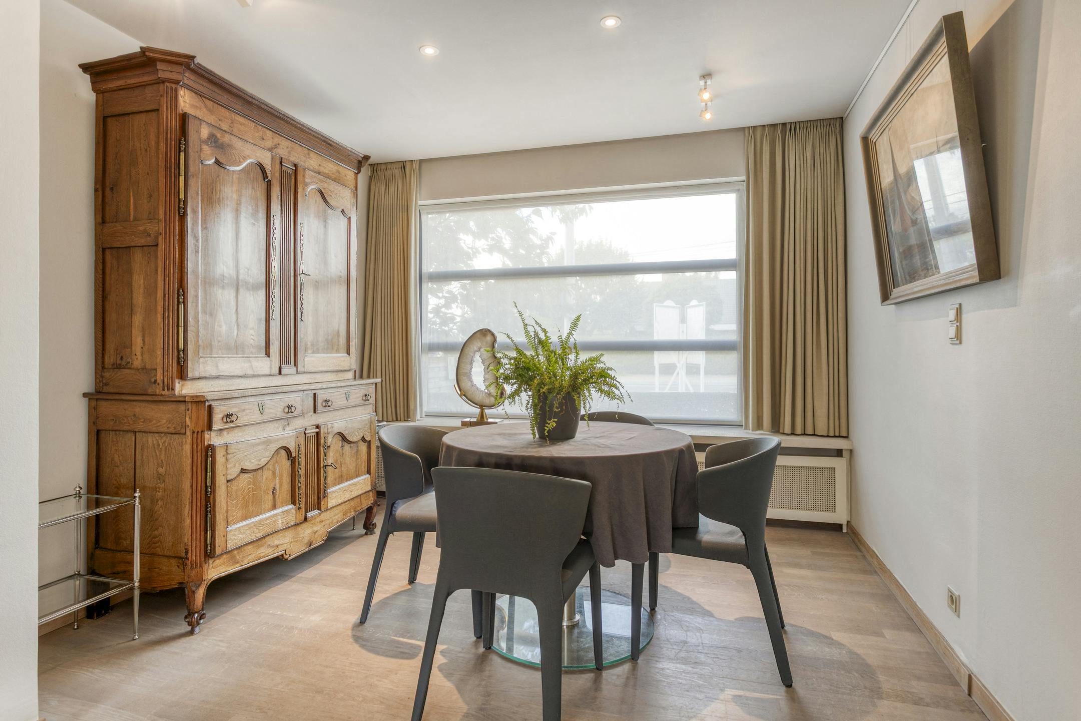 Aangenaam huis met 4 kamers te koop in centrum Beveren-Leie foto 5