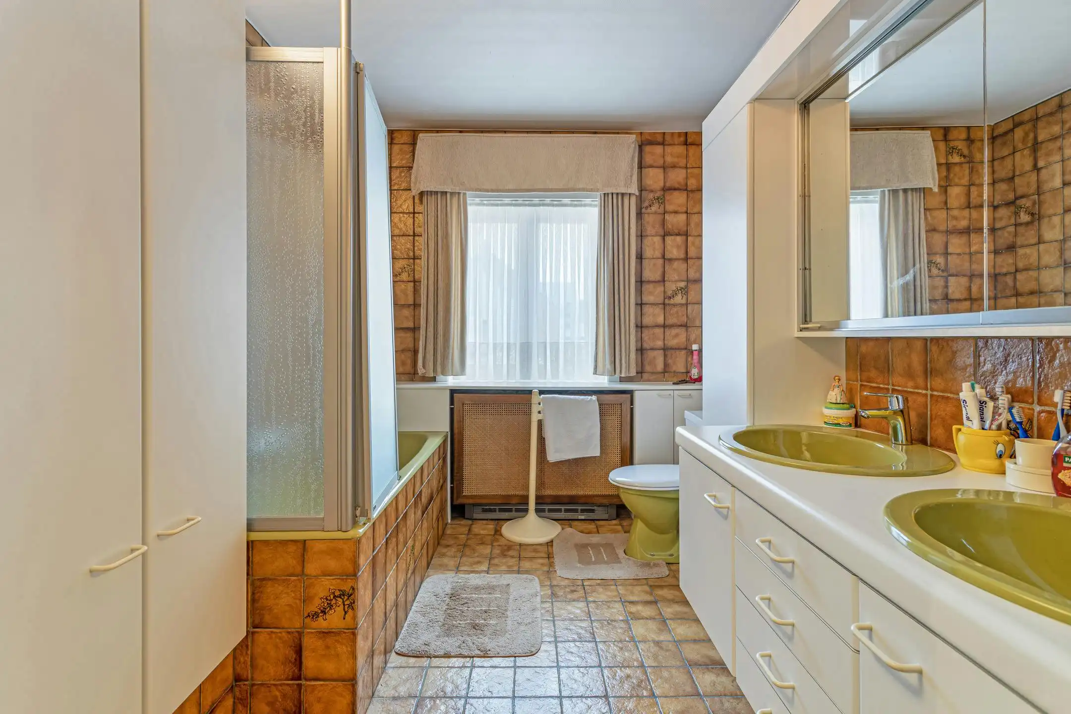 Centrumwoning met handelsruimte te koop in Beveren-Leie foto 7