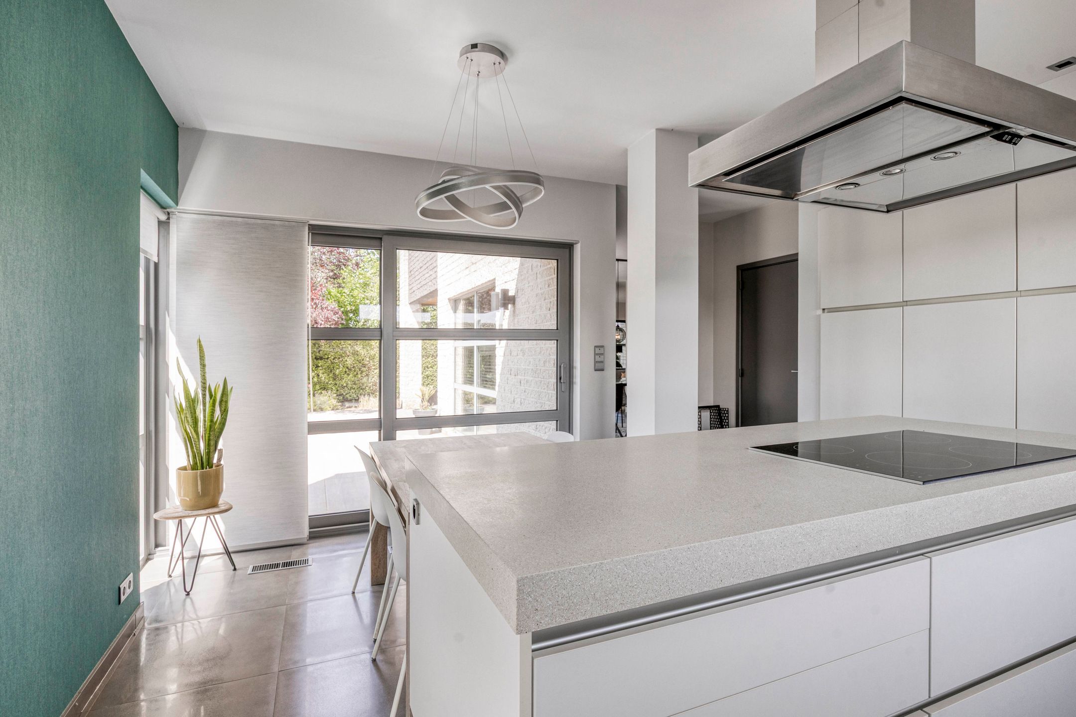 Prachtige villa op ruim perceel met mooi vergezicht foto 12