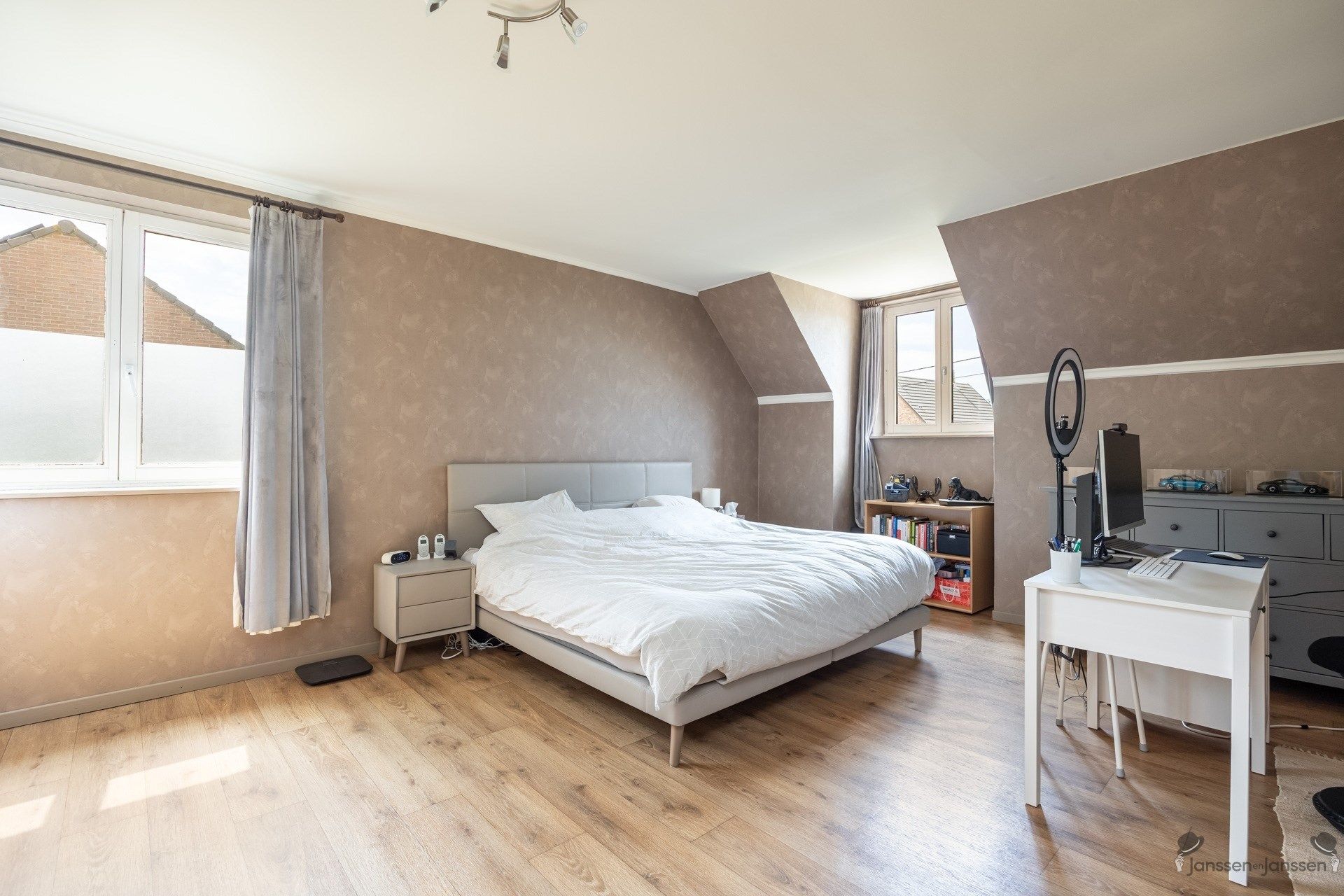 Rustig Gelegen Ruime Villa op 1411m² foto 10