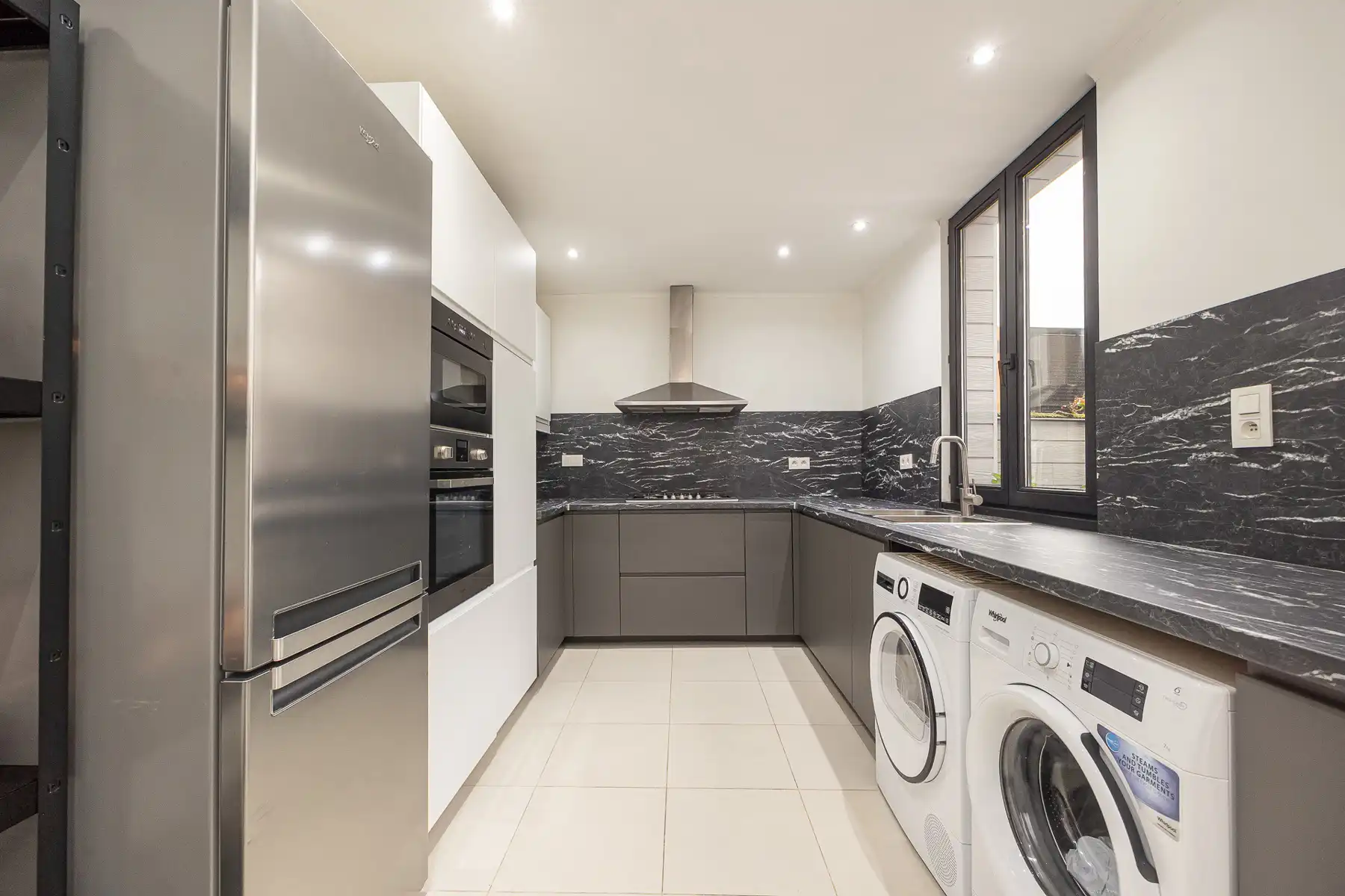 Gezellige, recent gerenoveerde woning in centrum Schoten! foto 5