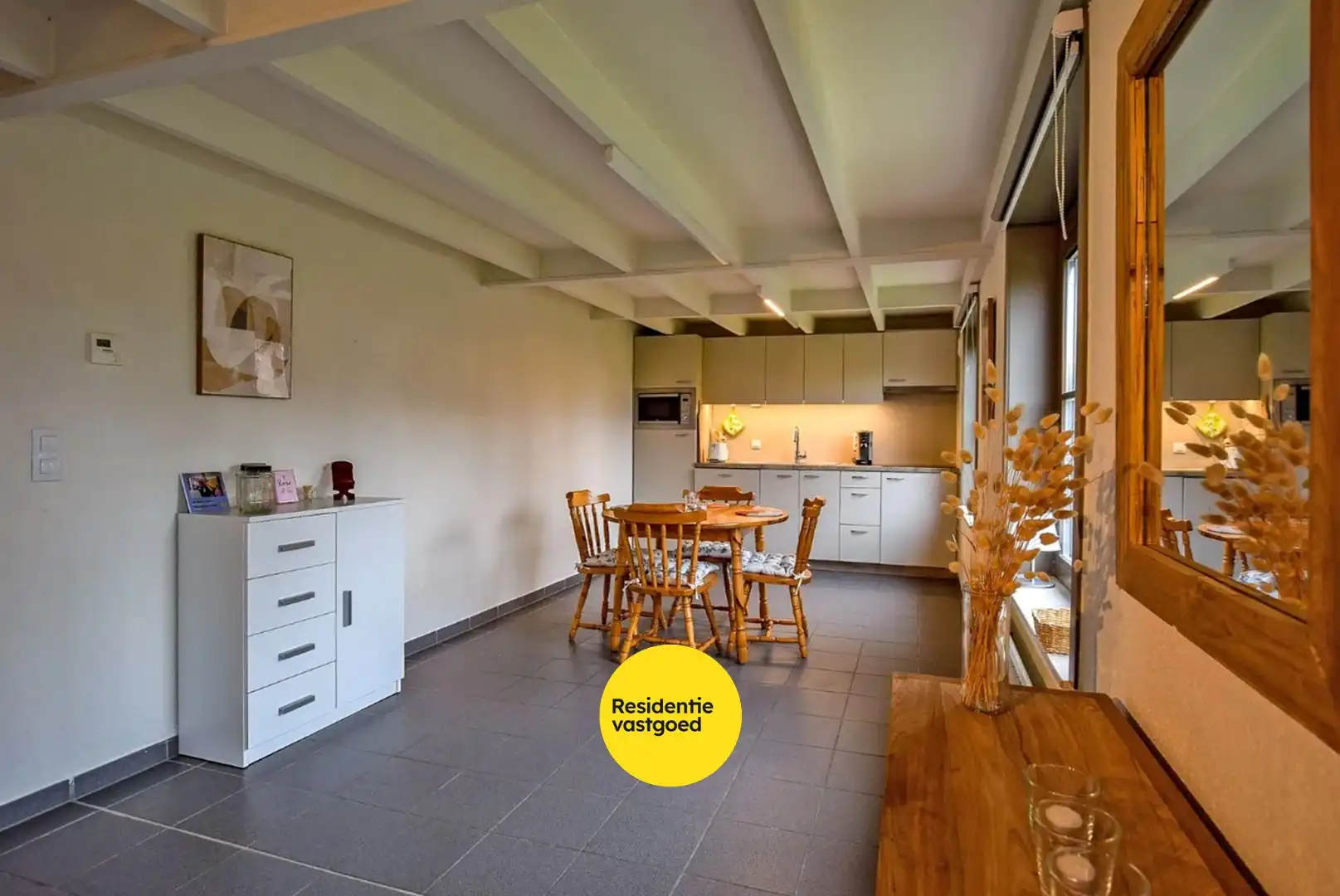 Prachtig onderhouden vakantiewoning (type vissershuis) met 3 slaapkamers en privé-parkeerplaats te Oostduinkerke.  foto 6