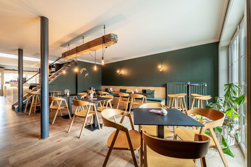 Commercieel handelspand met bovenliggende woonst op de Markt van Ingelmunster foto 9