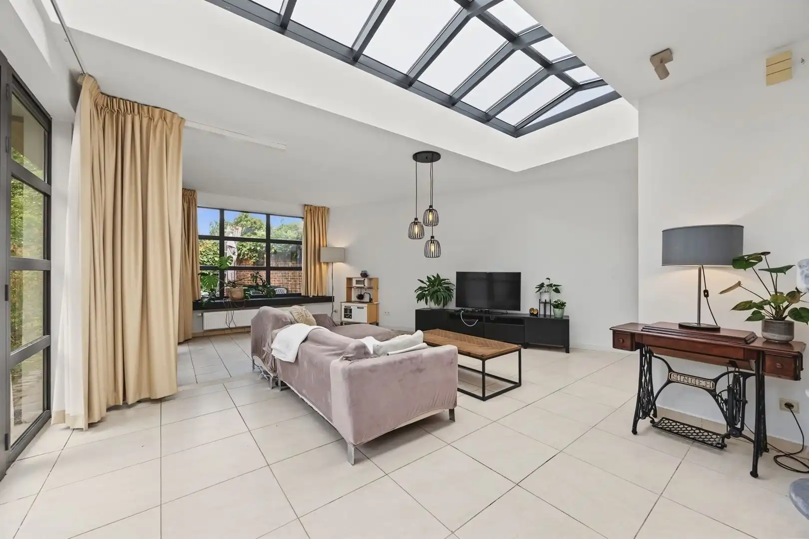 Een ruime, lichtrijke woning met uitbreidingsmogelijkheden in het hart van Zemst foto 9