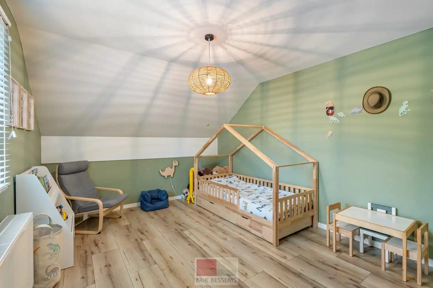 Instapklare gezellige vrijstaande woning met een woonopp. van circa 185 m2 op een perceel van 17a53ca foto 31