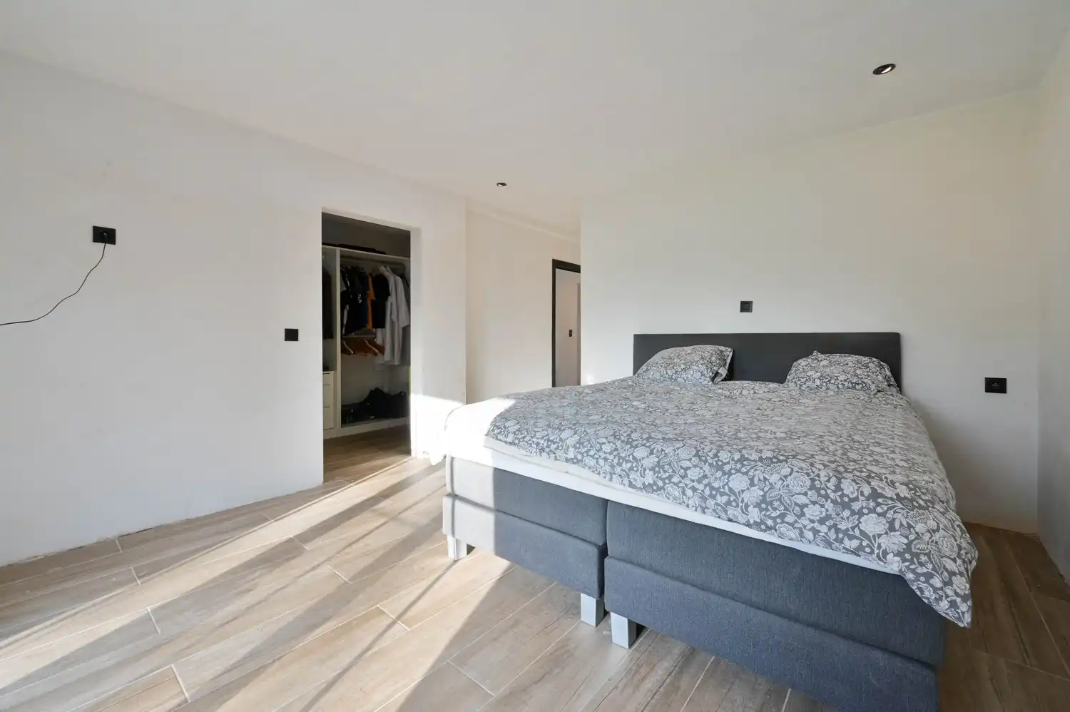 Prachtig gerenoveerde villa woning, gelegen in een rustige straat met bijgebouw 500m² foto 11