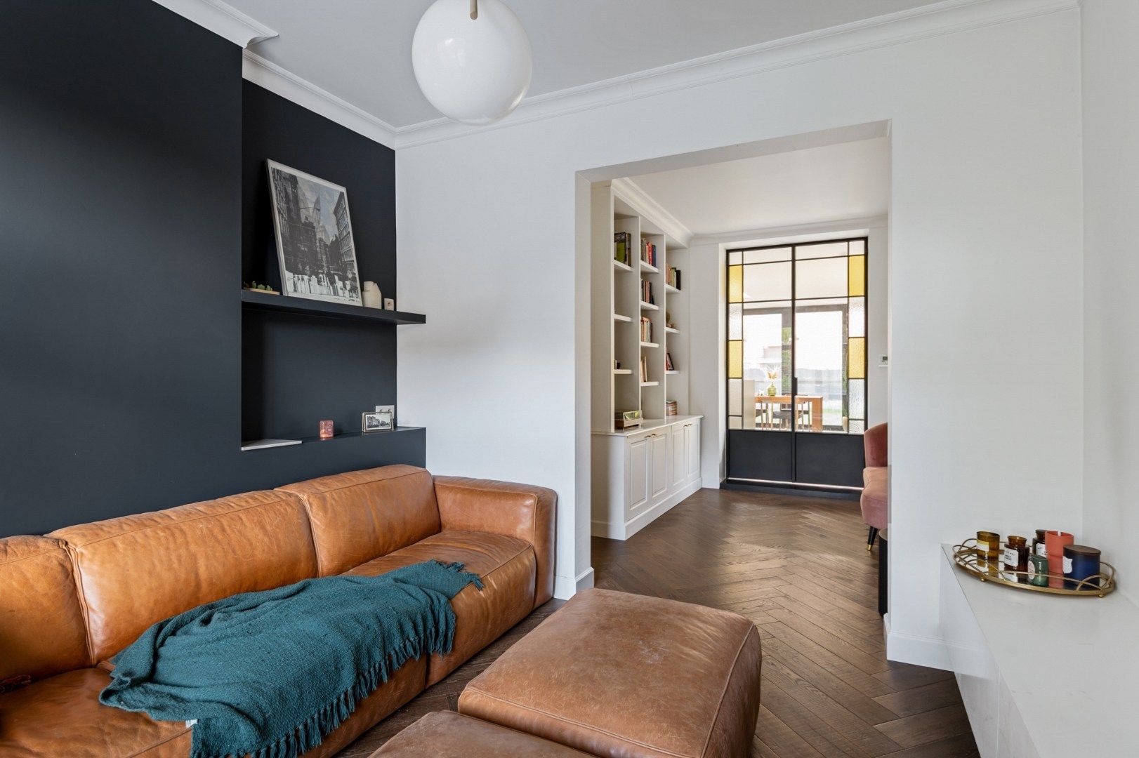 Volledig gerenoveerde woning van 197 m² met 2 à 3 slaapkamers te Wilrijk! foto 9