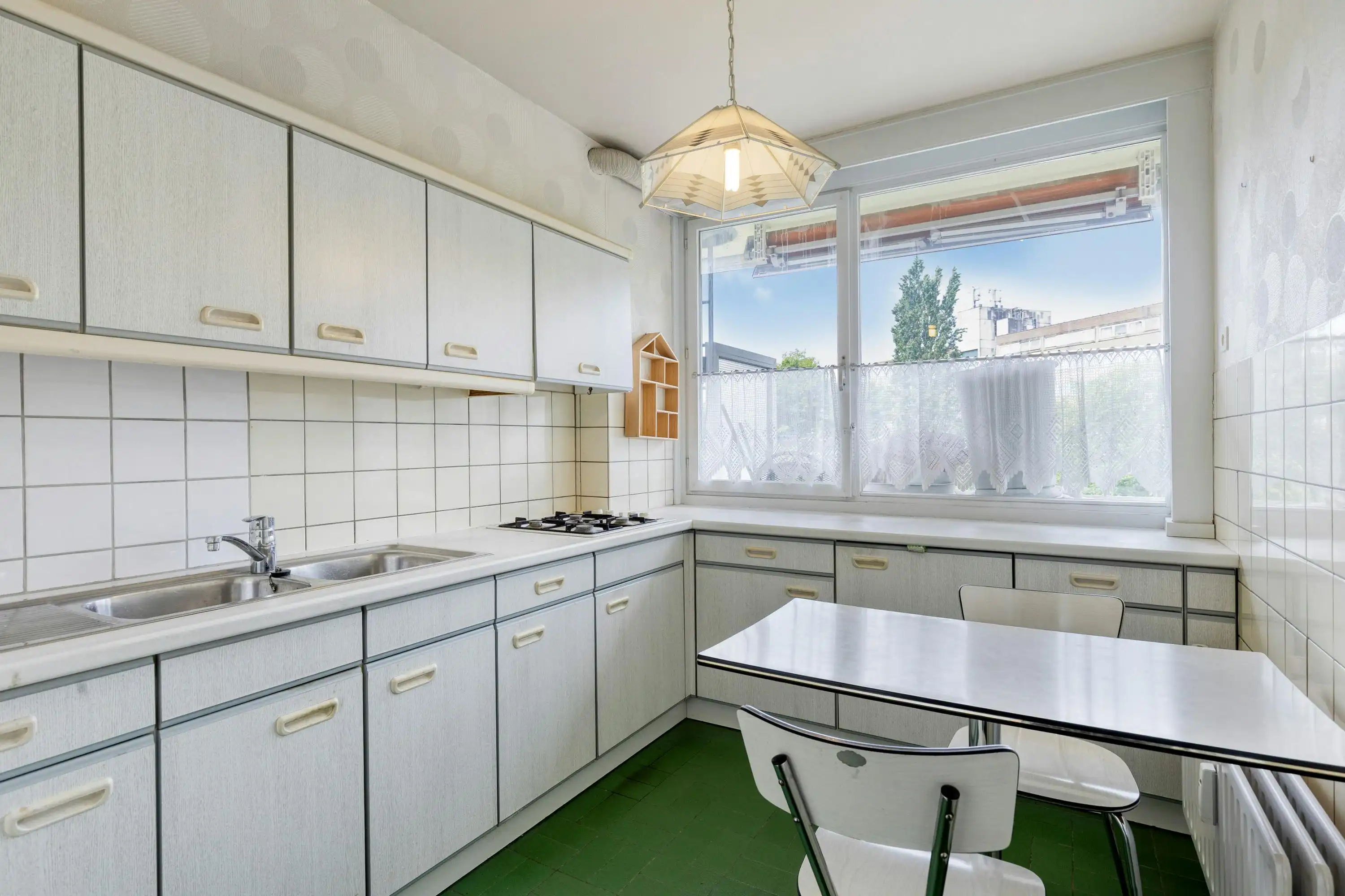 Te renoveren appartement met 2 slaapkamers in Bosuil-wijk! foto 8