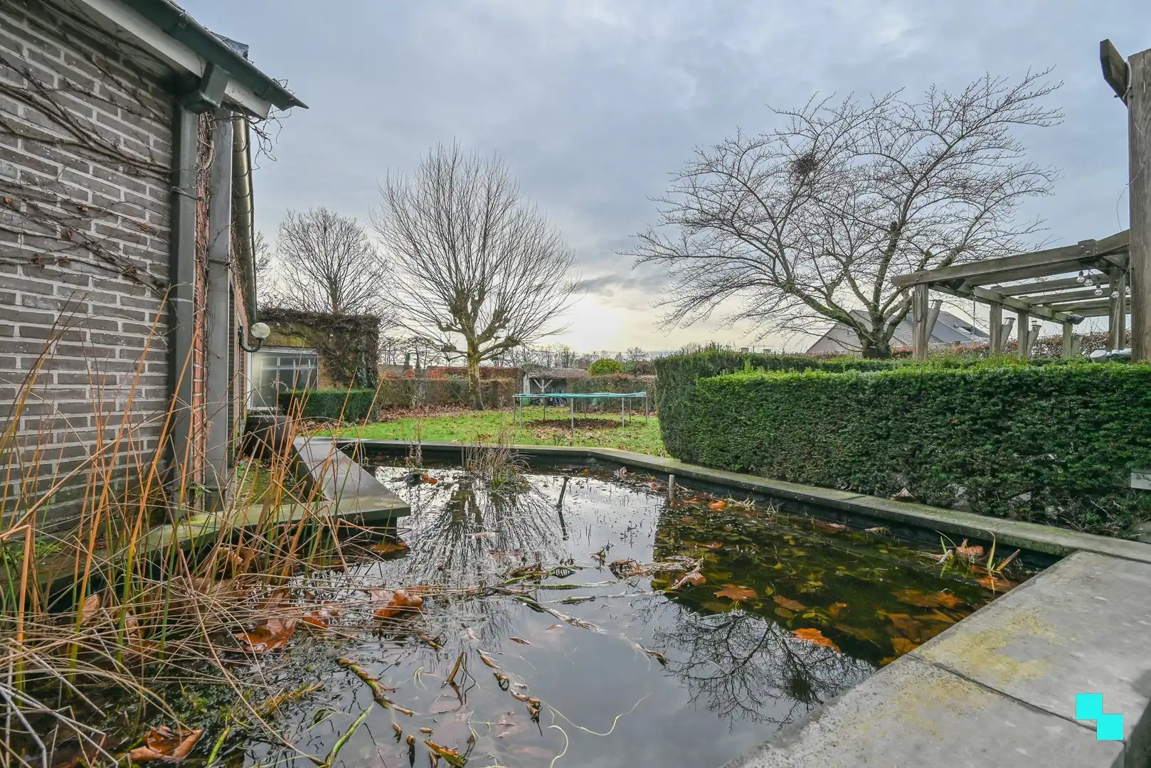 Uitzonderlijke eigendom bestaande uit een gezinswoning & afzonderlijk (kantoor)gebouw te Izegem foto 23