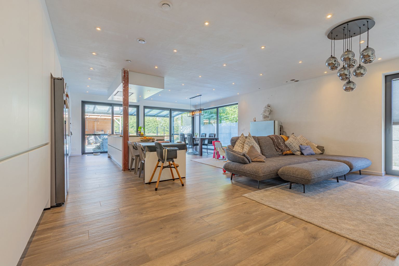 Prachtige nieuwe woning 5 slpk, zonnepanelen én thuisbatterij foto 4