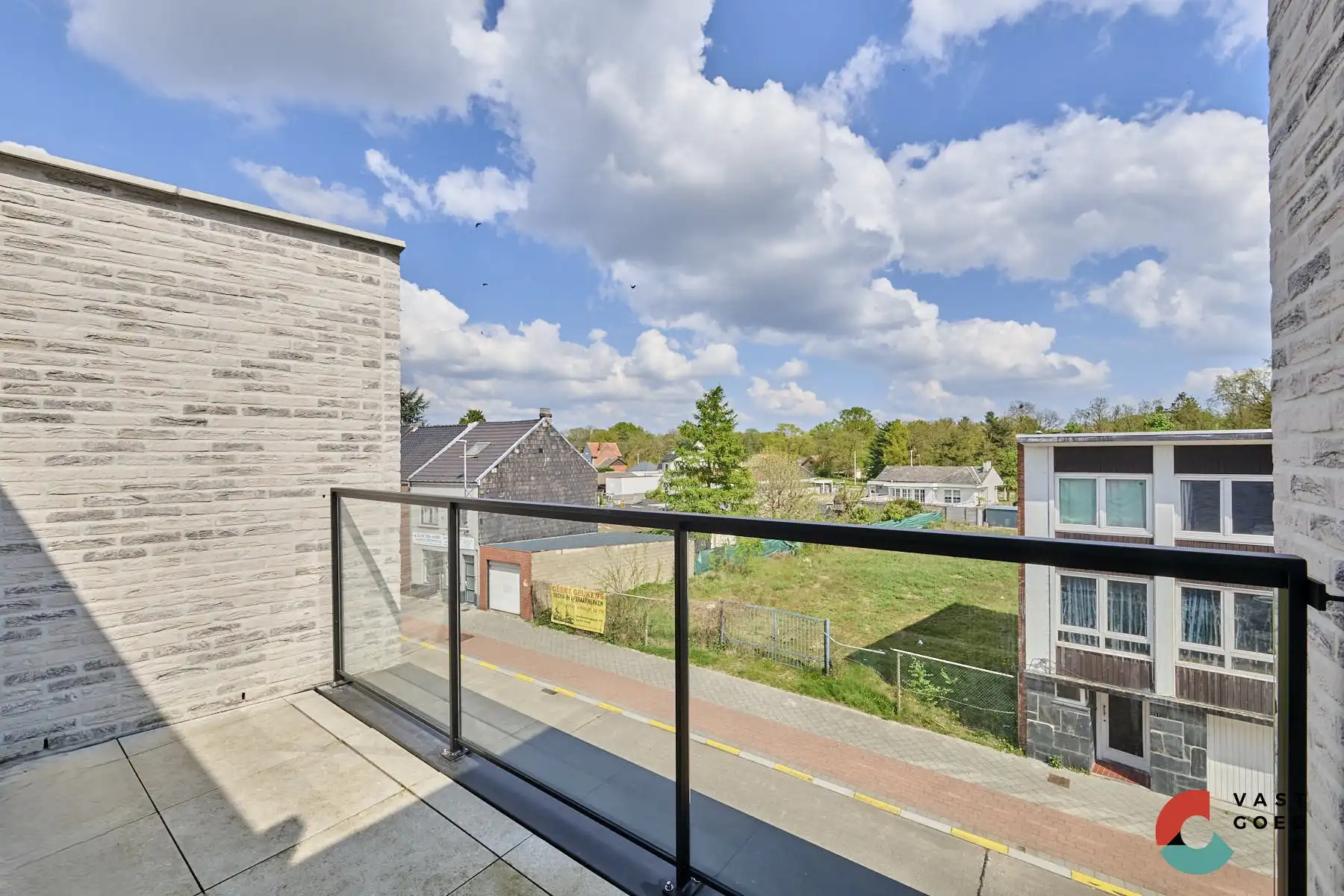 Instapklaar appartement met terras nabij het centrum foto 11