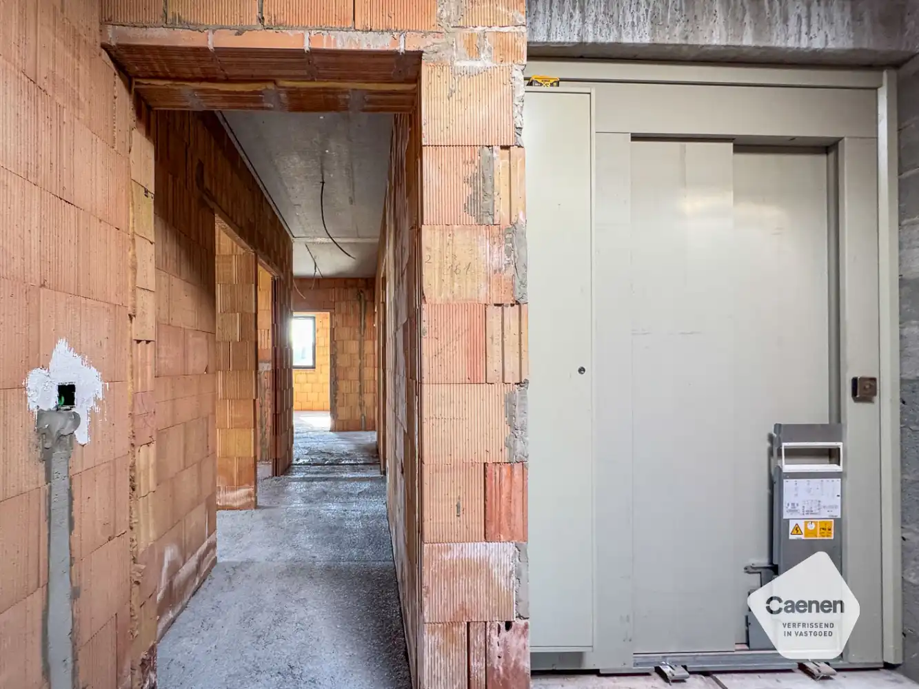 Zeer ruim 2-slaapkamerappartement op de derde verdieping! foto 5