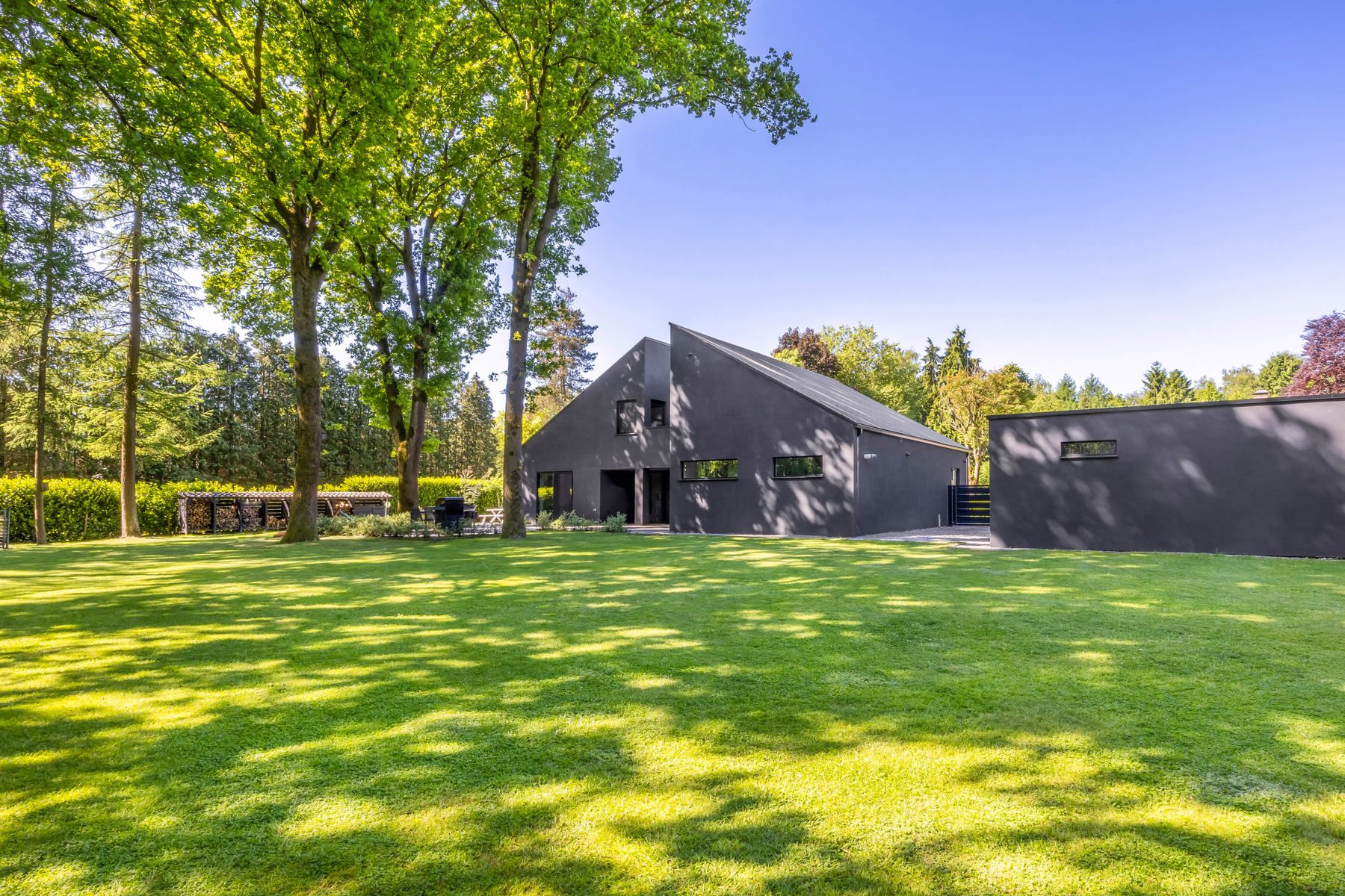 Instapklare volledig vernieuwbouwde villa met praktijkruimte foto 23