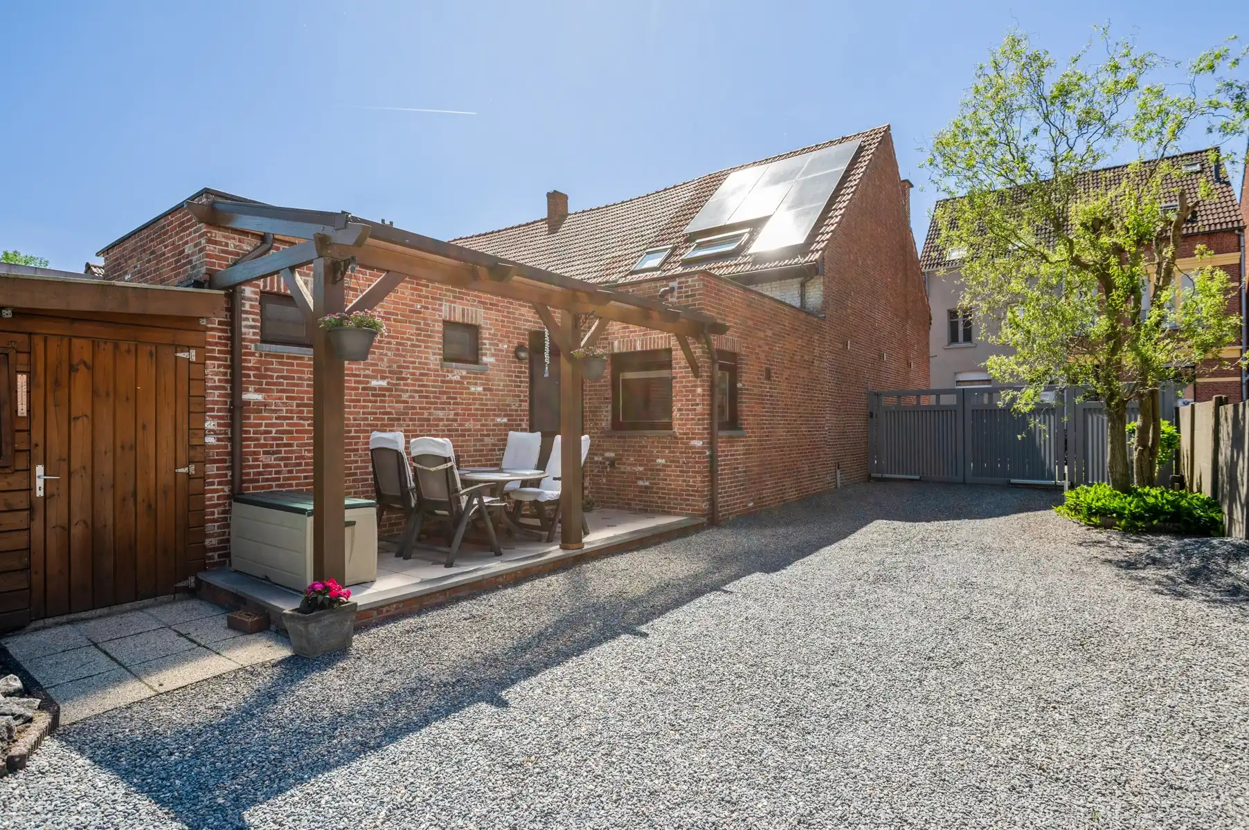 Centraal en strategisch gelegen halfopen woning foto 7