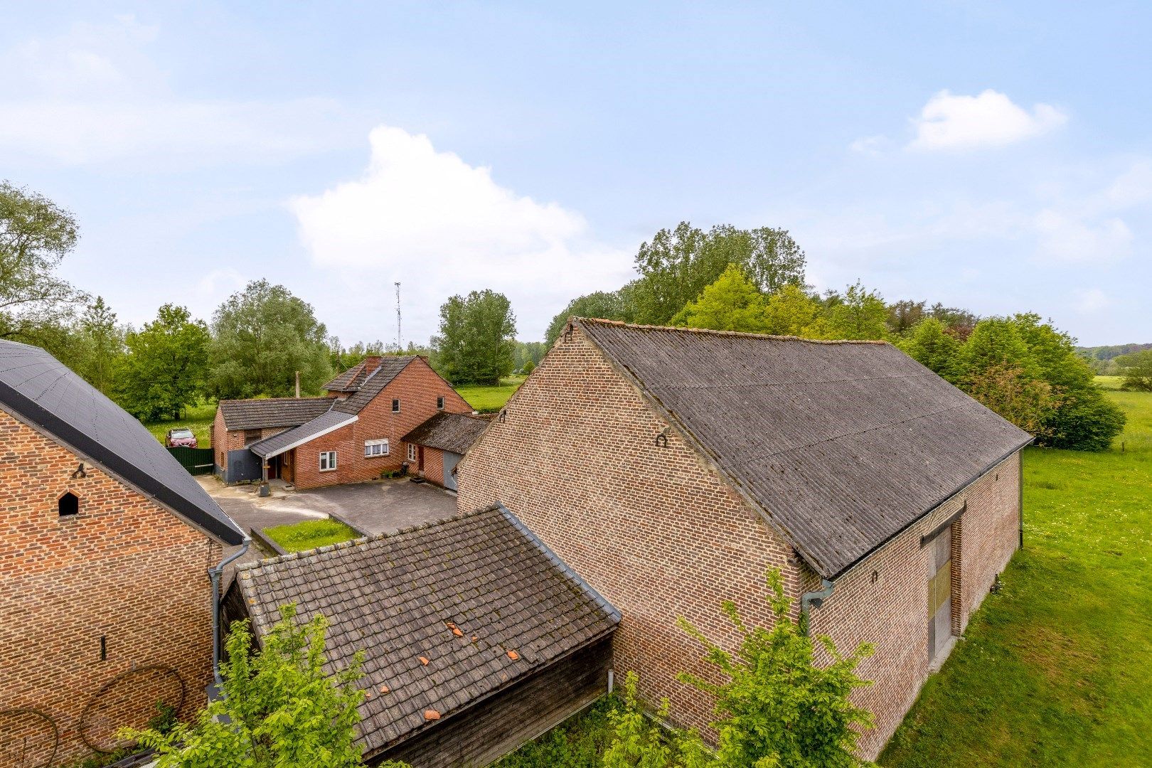 Exclusief landgoed temidden agrarisch gebied, 40a, nabij centrum foto 24