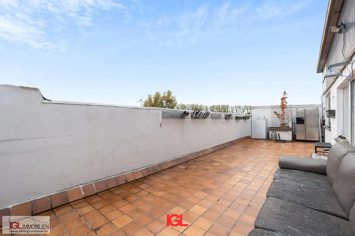 Handelspand met 2 handelsruimtes en 1 appartement te koop op AAA locatie foto 39