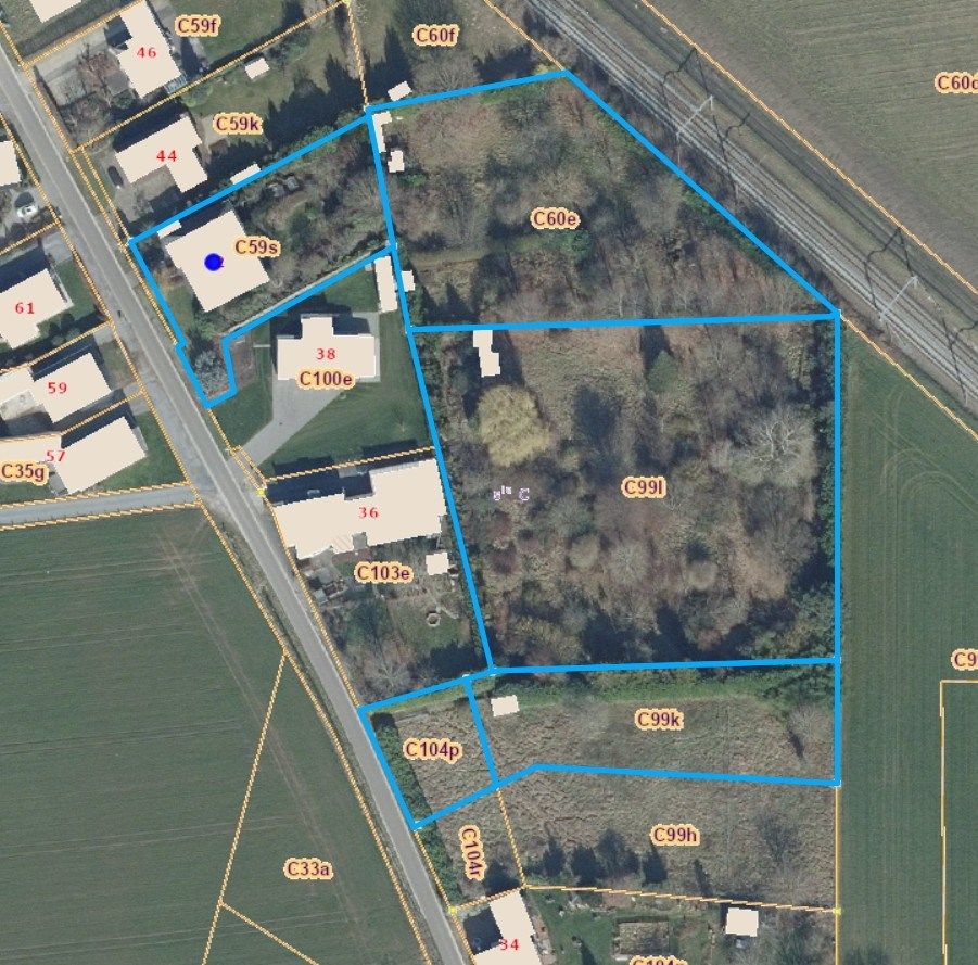 Ruime te renoveren woning met aanpalende gronden voor een totale oppervlakte van 12860 m²! foto 30