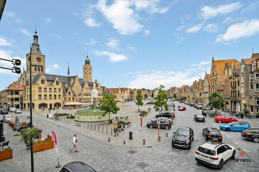 Uniek Handelspand met woonst op de Grote markt van Diksmuide.  foto 20