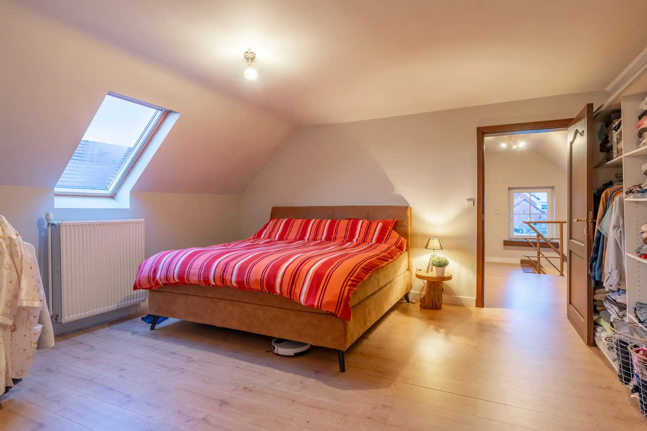 Instapklare gezinswoning met 5 slpks en 2 bdks te Vosselaar. foto 33