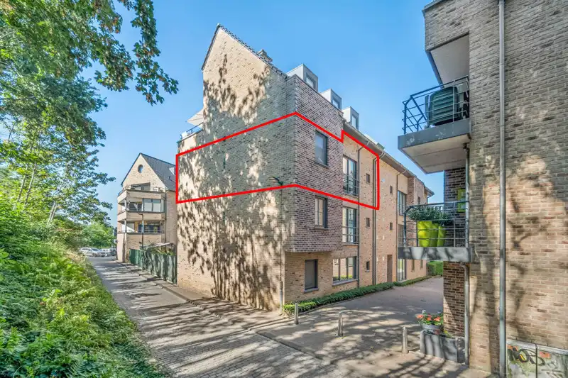 Zeer rustig en energiezuinig appartement met autostaanplaats en berging foto 3