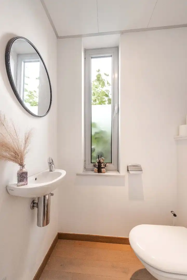 BEDRIJFS-/INVESTERINGS VASTGOED | LOODS | SHOWROOM | BURELEN & APPARTEMENT  foto 20
