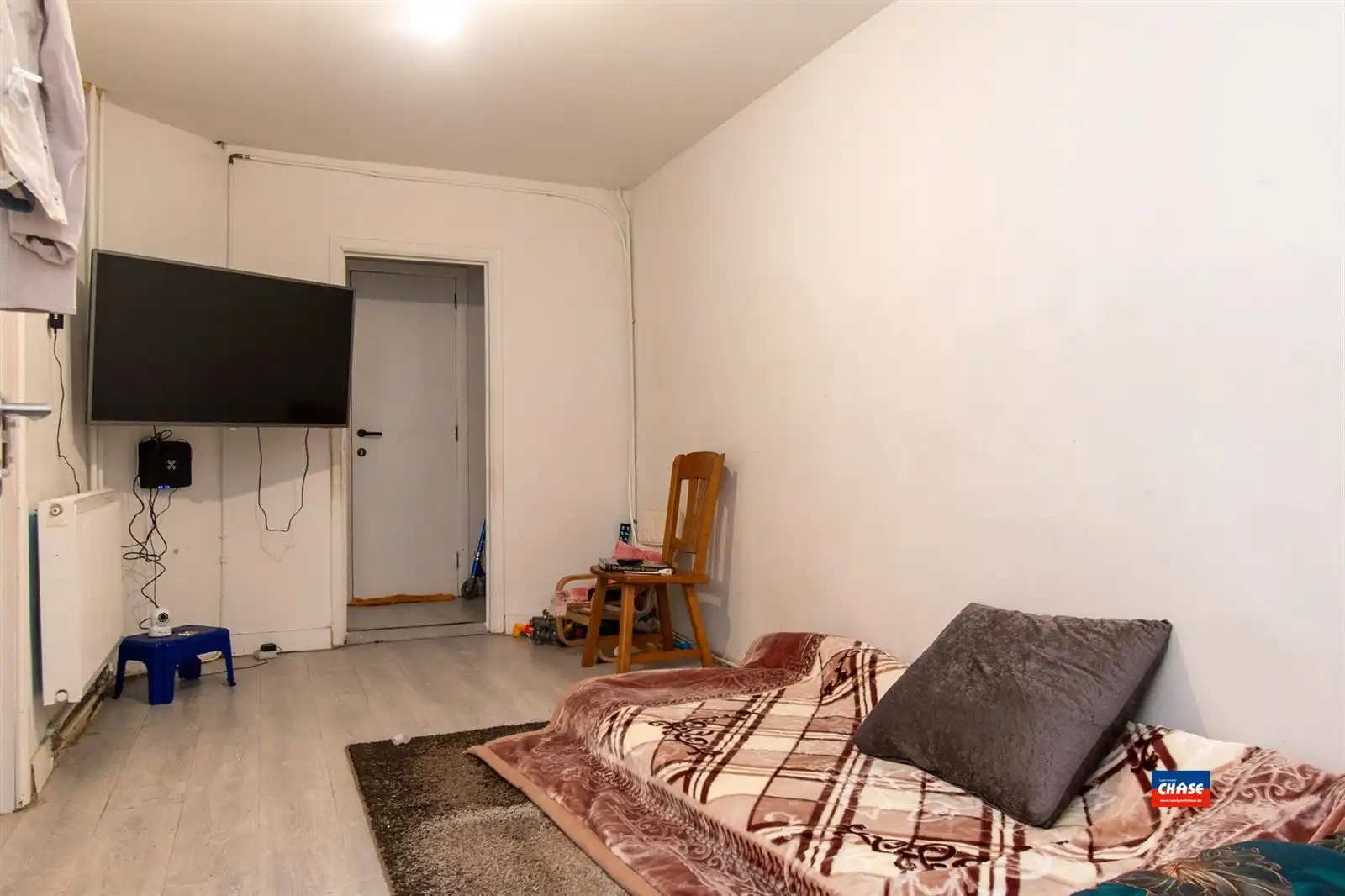 Ruime woning met 6 slaapkamers en handelsgelijkvloers foto 16