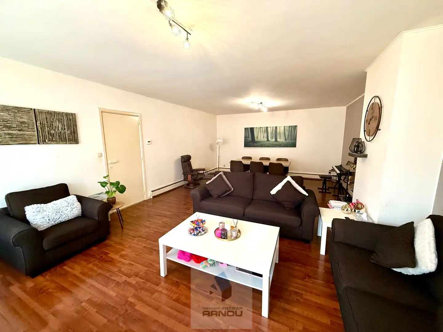 Ruim en lichtrijk appartement met 3 slaapkamers foto 4