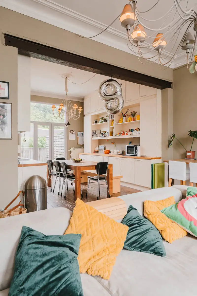 Prachtig herenhuis vol karakter met een gezellige tuin foto 5