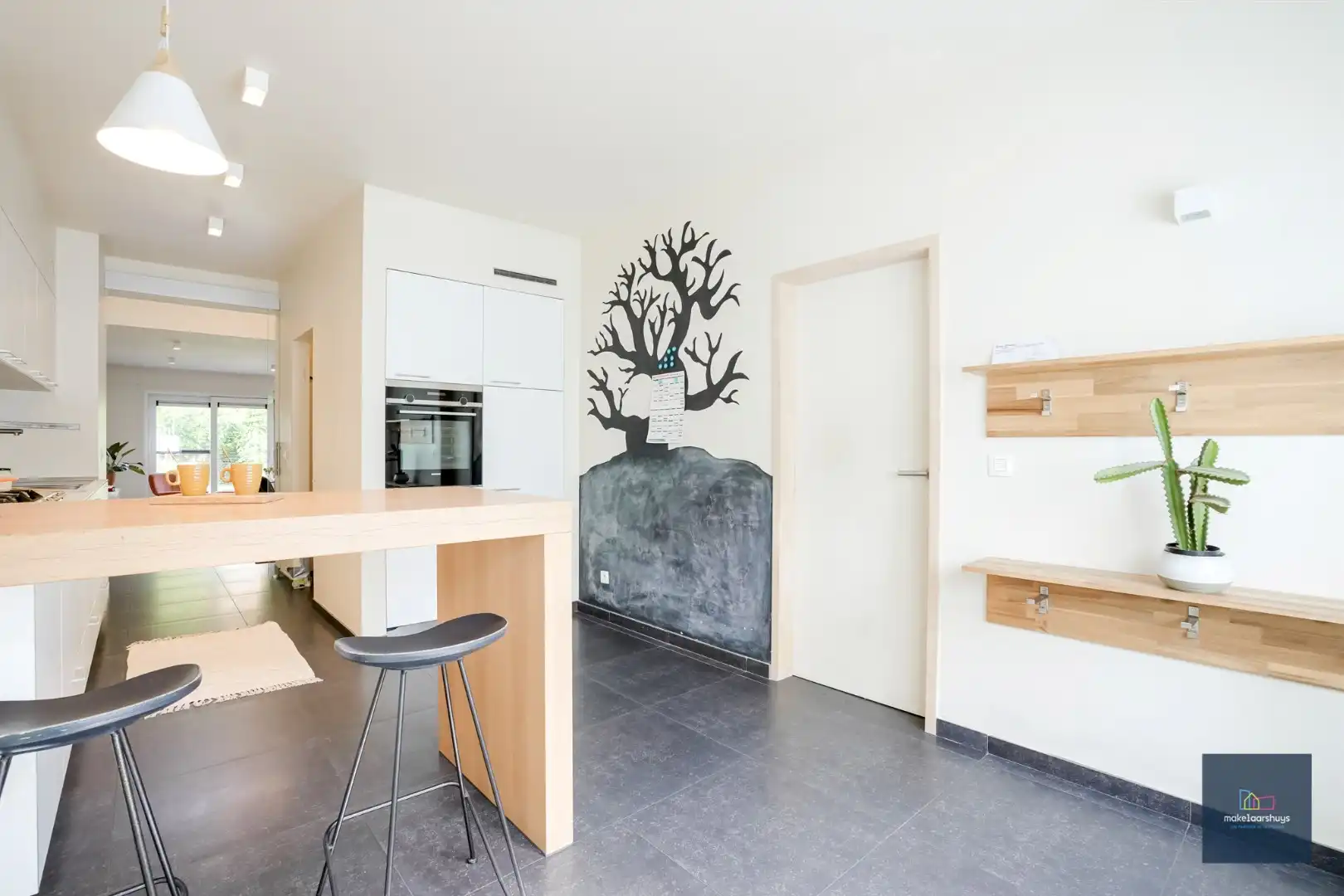Topper : Ruime gezinswoning met 5 slaapkamers en tuin foto 9