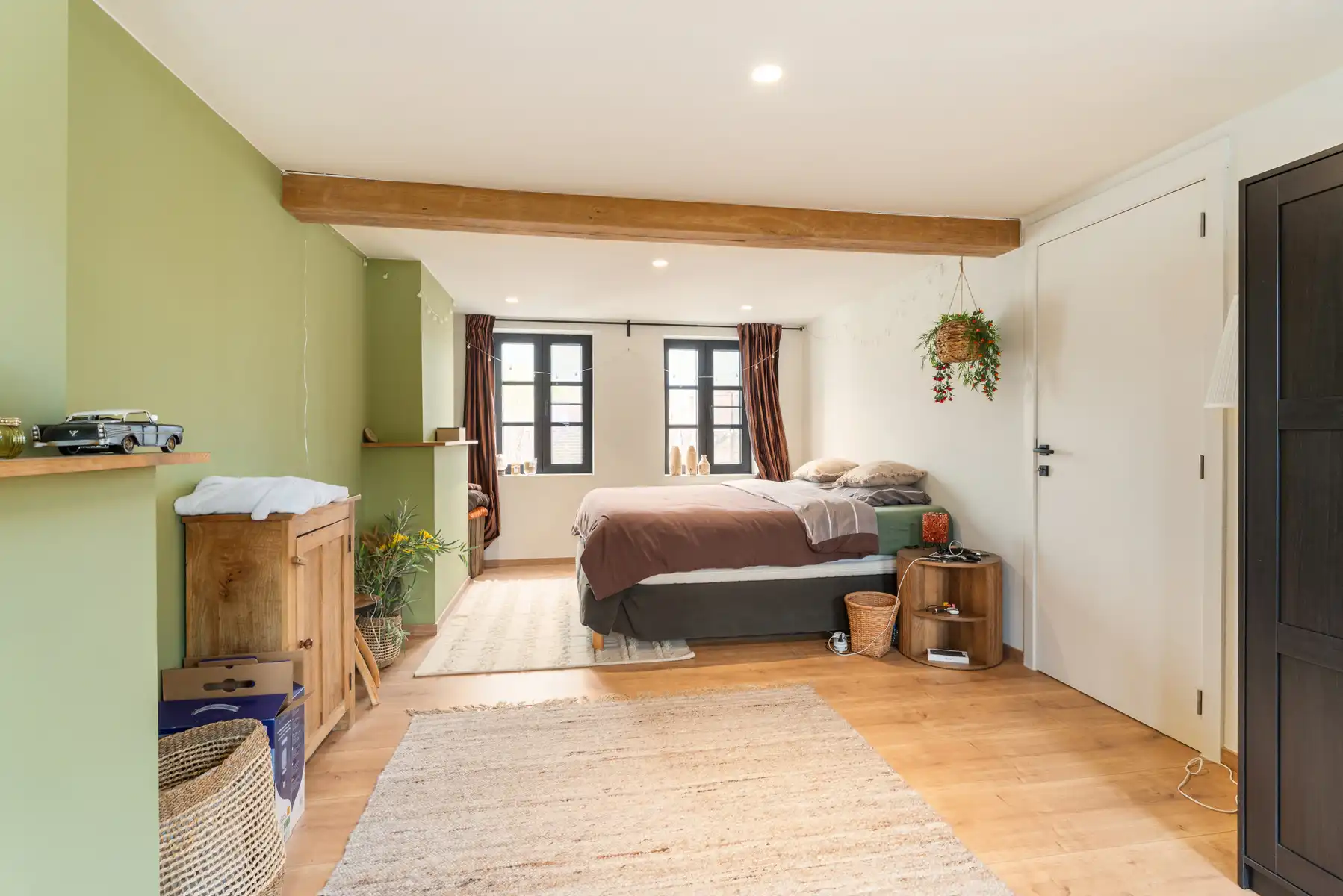 Charmante gerenoveerde woning met 3 slpk en 2 garages  foto 17