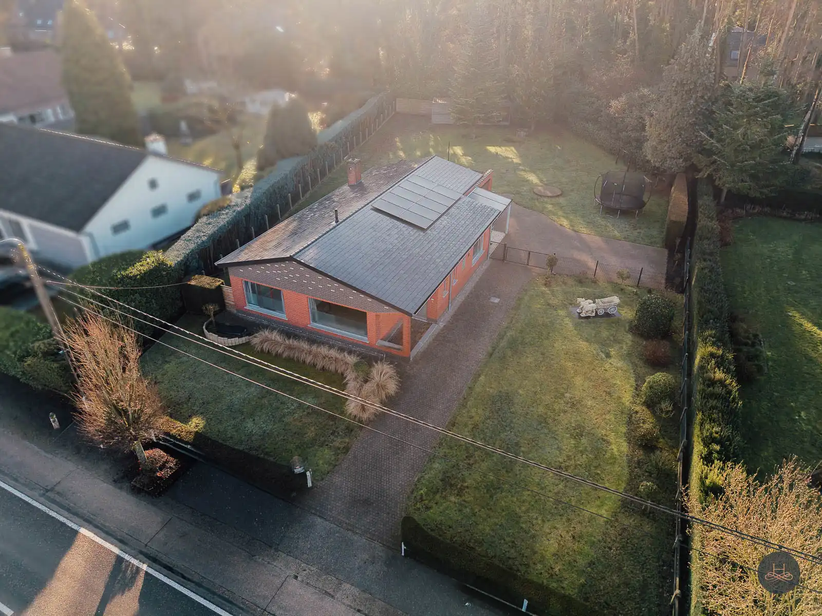 Hoofdfoto van de publicatie: Charmante gelijkvloerse woning op prachtig perceel van 16are