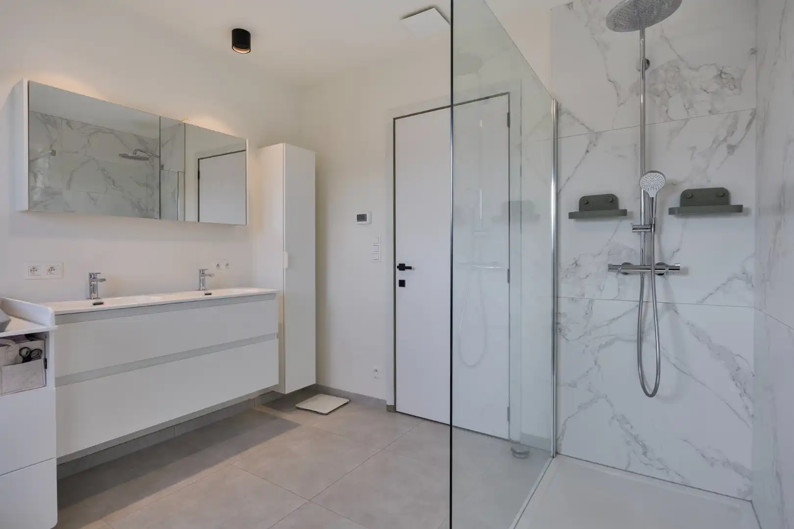 VERKOOP ONDER REGISTRATIERECHTEN ! Energiezuinige woning met 3 slpks, rustig gelegen op een zonnig perceel van 370 m² !  foto 21