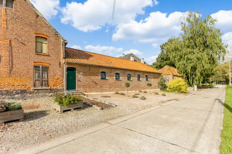 Gezellig huisje gelegen in het groen foto 26