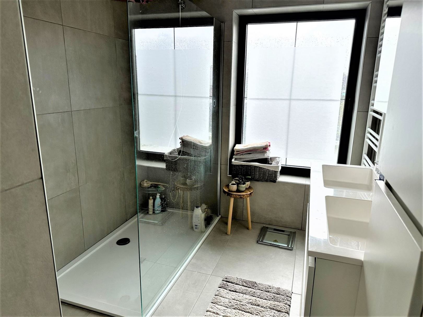 TE HUUR: Moderne woning met 3 slaapkamers te Pelt! foto 10