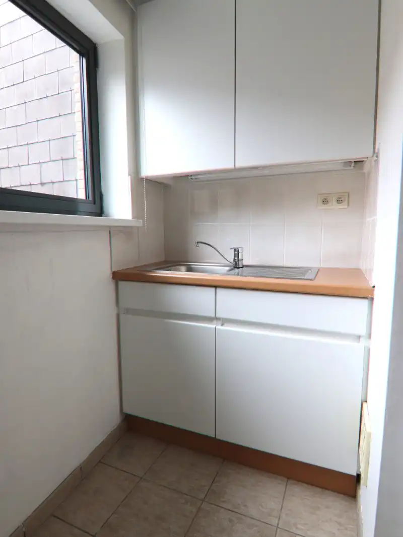 Kantoor te huur in de Baron Ruzettelaan in Assebroek Brugge foto 4