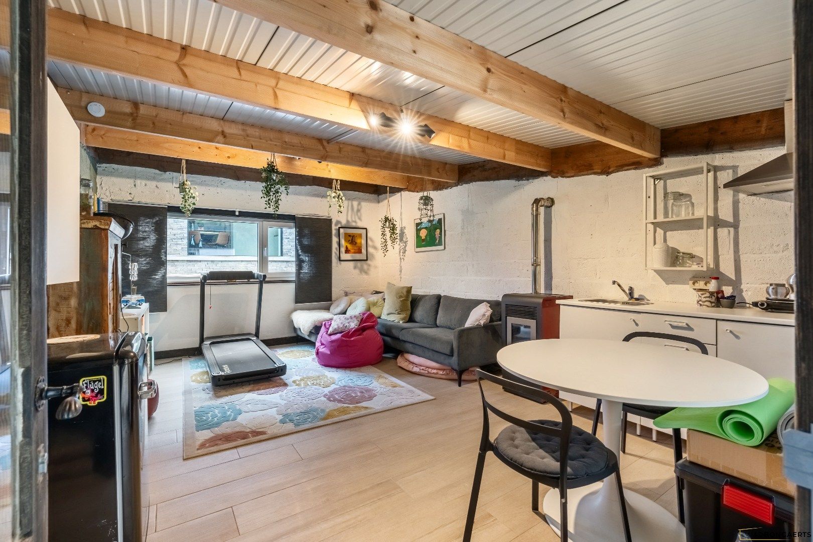 Ruime woning met 4 slaapkamers foto 28