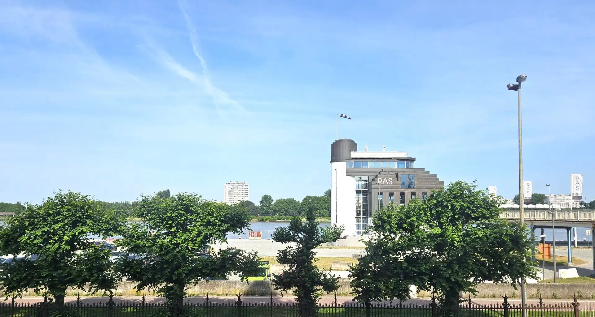 Charmante, gerenoveerde studio met uniek uitzicht op de Schelde foto 10