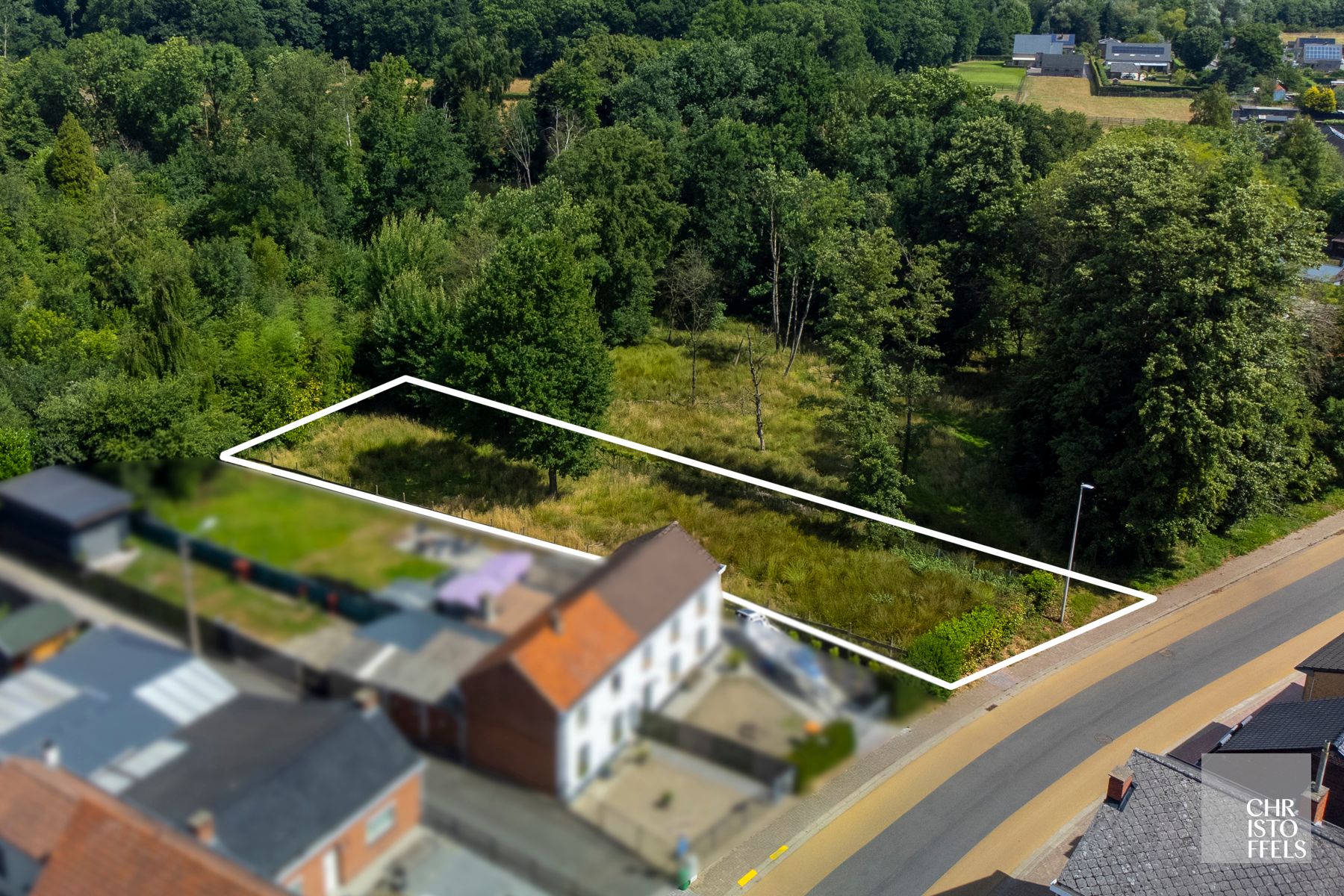 Open bebouwing mogelijk op perceel van 742 m²! foto 2