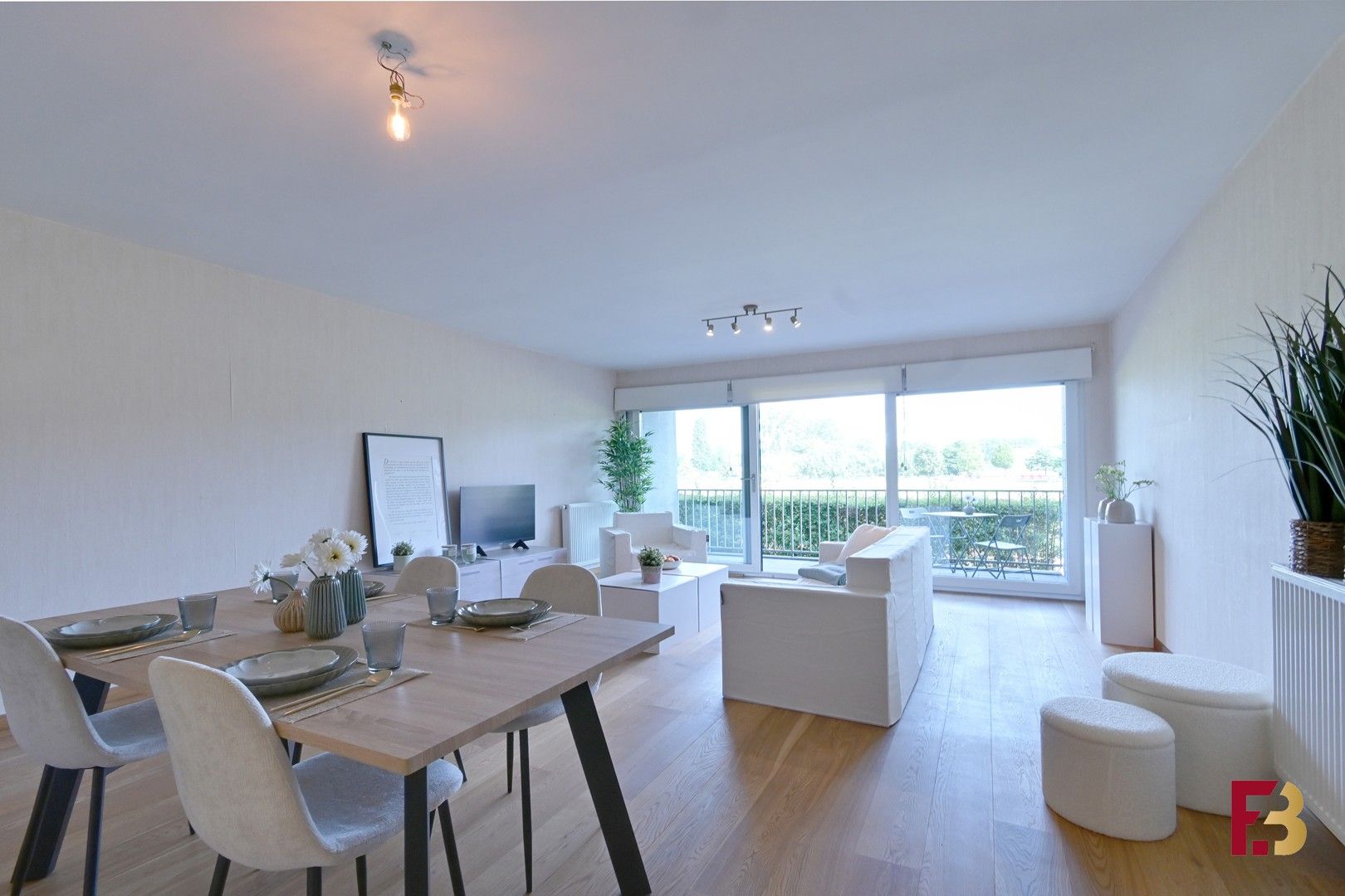 Lichtrijk gelijkvloers appartement met 2 terrassen en uitzicht op groen – hartje Eke foto 3